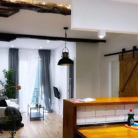 Ronda Con Balcon Casco Viejo *