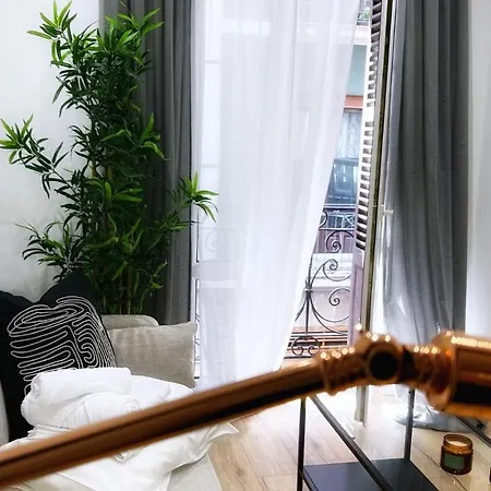 Ronda Con Balcon Casco Viejo *