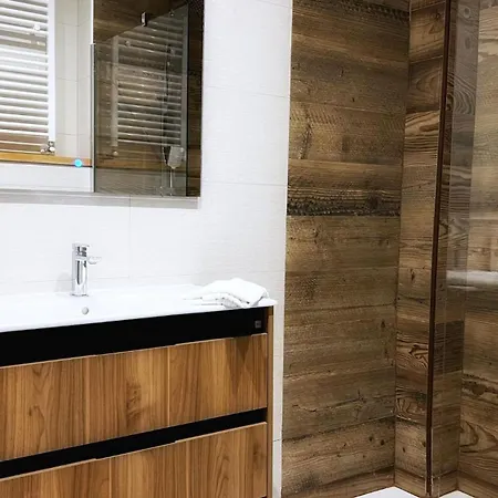 Lägenhet Ronda Con Balcon Casco Viejo Bilbao